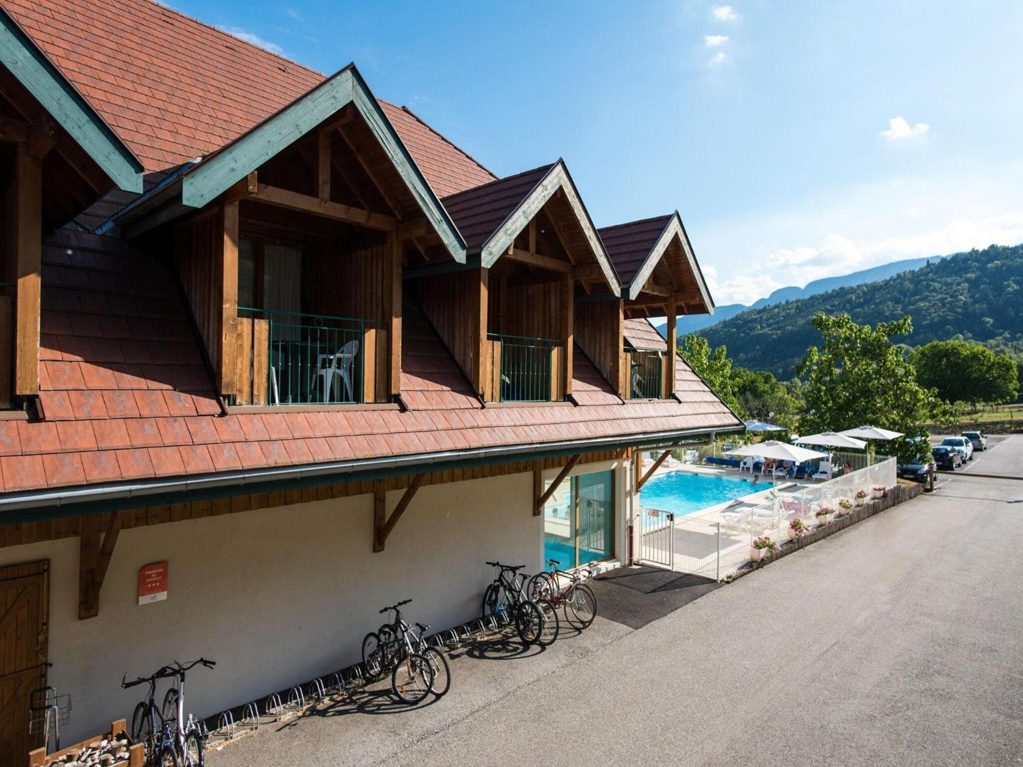 Great Holiday Home Near Lake Annecy Giez Exteriör bild